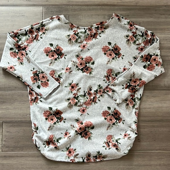 Emerald Sweaters - Floral Top